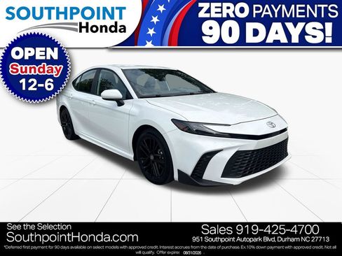 Used 2025 Toyota Camry SE FWD image 1