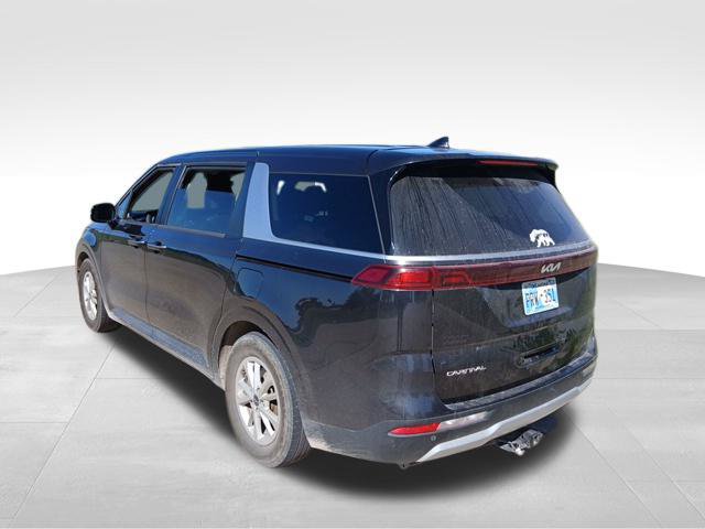 Used 2023 Kia Carnival LX FWD image 2