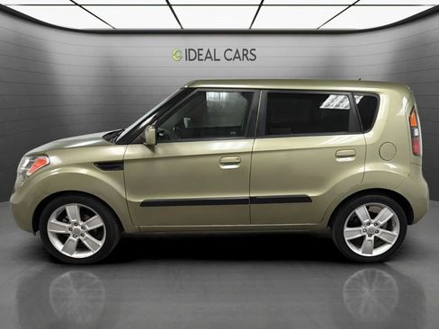 Used 2010 Kia Soul ! FWD image 8
