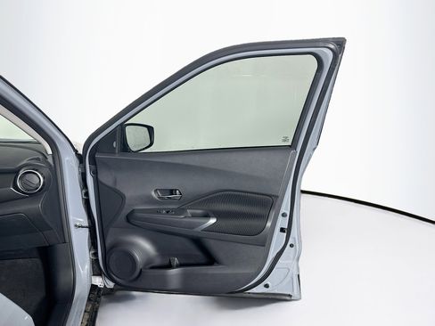 Used 2024 Nissan Kicks SV image 29