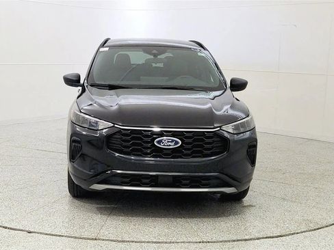 Used 2023 Ford Escape ST-Line w/ Tech Pack #1 AWD/4WD image 2
