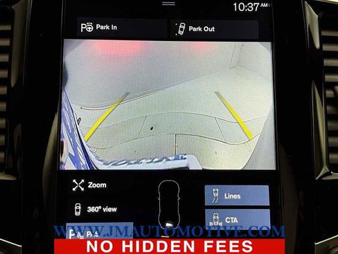 Used 2017 Volvo XC90 T6 Momentum w/ Vision Package image 31