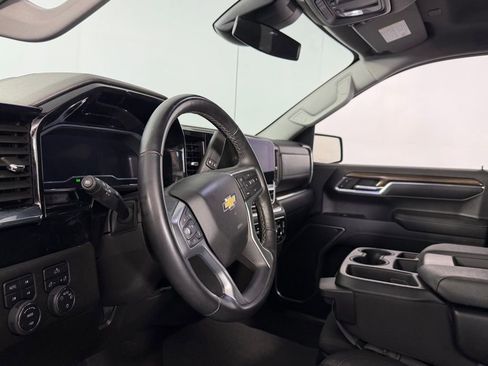 Used 2024 Chevrolet Silverado 1500 LT image 17