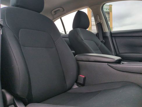 Used 2024 Nissan Sentra S FWD image 31