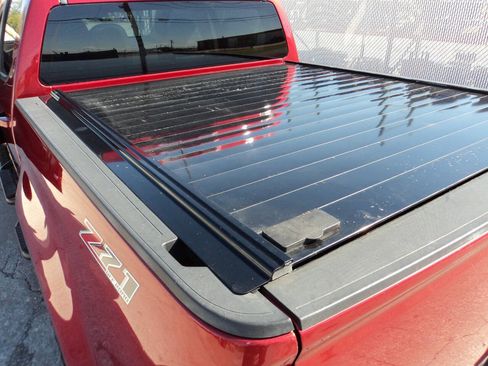 Used 2015 Chevrolet Colorado Z71 w/ LPO, Gearon Divider Package image 17