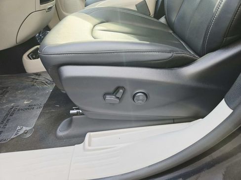 Used 2024 Chrysler Pacifica Touring-L w/ Road Tripper Package FWD image 38