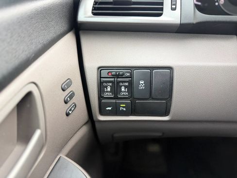 Used 2013 Honda Odyssey Touring Elite image 21