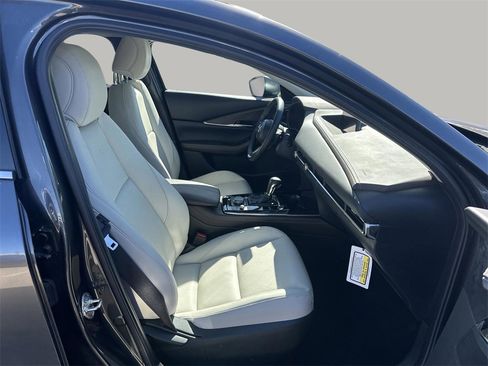 Used 2025 MAZDA CX-30 AWD 2.5 S w/ Premium Package image 12