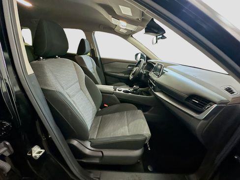 Used 2023 Nissan Rogue SV image 31