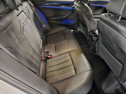 Used 2021 BMW 530i xDrive w/ M Sport Package image 20