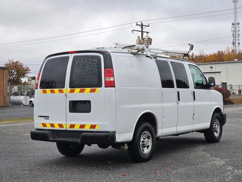 Used 2014 Chevrolet Express 2500 image 11