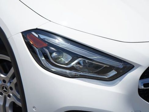 Certified 2022 Mercedes-Benz GLA 250 4MATIC image 11