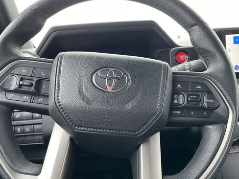 Used 2025 Toyota 4Runner TRD Off-Road image 28