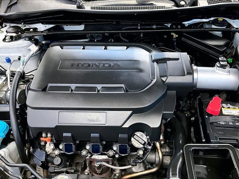 Used 2017 Honda Accord Touring image 31