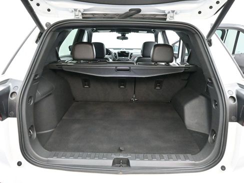 Used 2023 Chevrolet Equinox RS FWD image 9