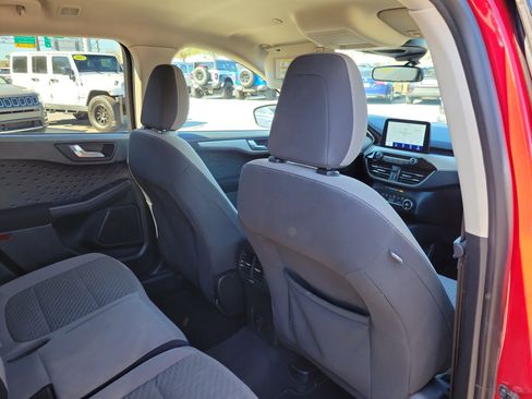 Used 2020 Ford Escape SE image 27