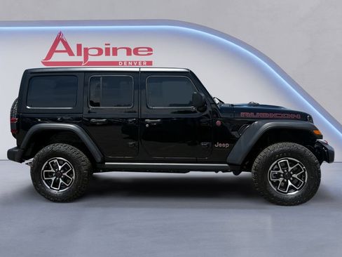 Used 2025 Jeep Wrangler Unlimited Rubicon AWD/4WD image 6