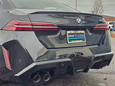 New 2026 BMW M5 w/ Carbon Package image 7