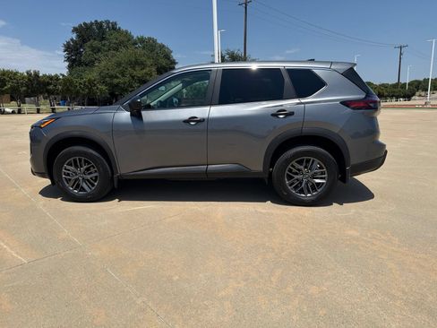 Used 2026 Nissan Rogue S FWD image 8