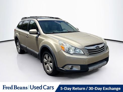Used 2010 Subaru Outback 2.5i Limited AWD/4WD image 1
