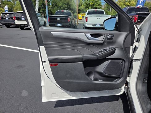 Used 2024 Ford Escape SE w/ PHEV Premium Package FWD image 12