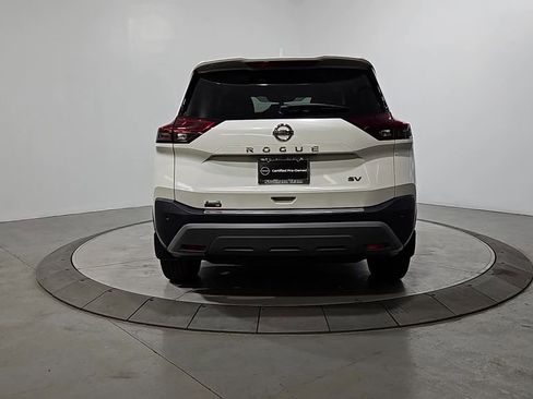 Certified 2021 Nissan Rogue SV image 4