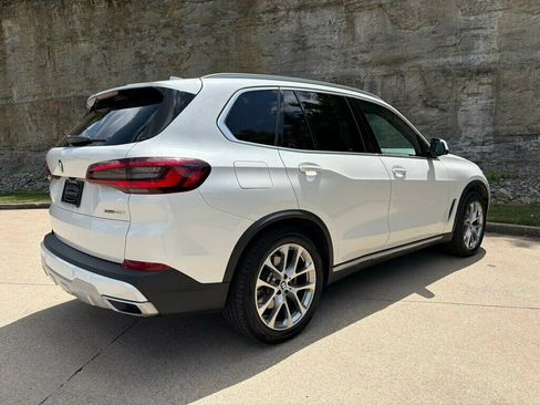 Used 2021 BMW X5 xDrive40i w/ Premium Package 3 AWD/4WD image 5