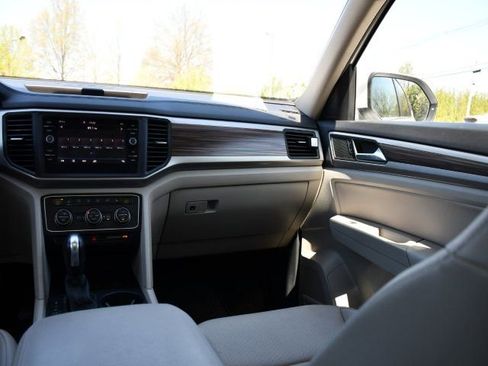 Used 2021 Volkswagen Atlas SE image 19