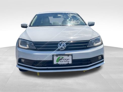 Used 2016 Volkswagen Jetta SEL w/ Lighting Package FWD image 2