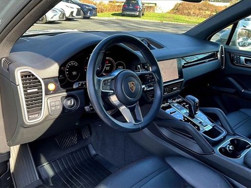 Used 2022 Porsche Cayenne image 17