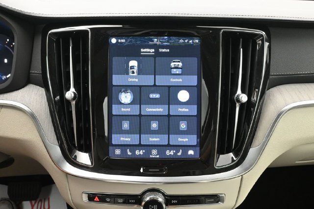 Used 2023 Volvo S60 B5 Ultimate w/ Protection Package Premier FWD image 16