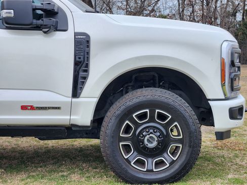 Used 2023 Ford F250 Lariat w/ Lariat Ultimate Package image 9