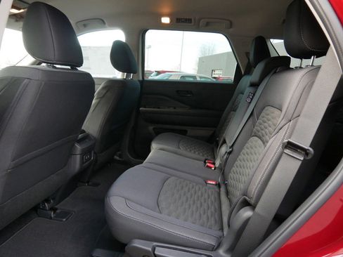 New 2026 Nissan Pathfinder SV image 9