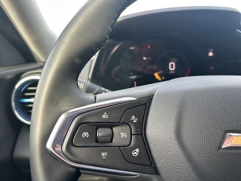 Used 2025 Chevrolet Trax LT w/ LT Convenience Package image 24