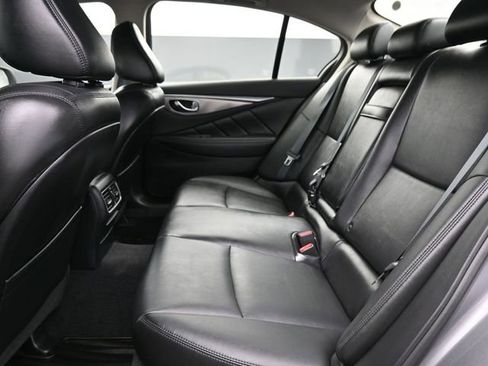 Used 2017 INFINITI Q50 Signature Edition w/ All Weather Package (L93) image 11