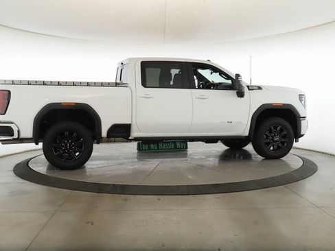 Used 2025 GMC Sierra 2500 AT4 w/ AT4 Premium Plus Package image 6