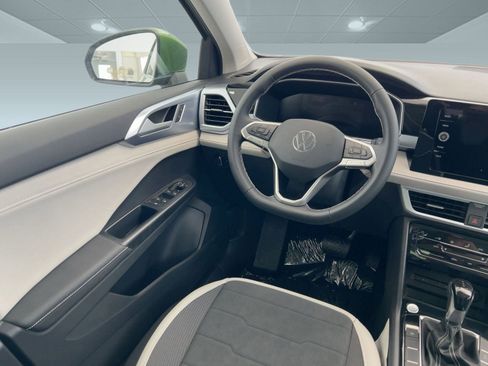 New 2026 Volkswagen Taos SE image 25