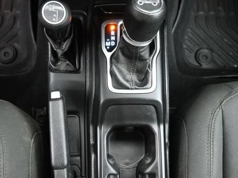 Used 2018 Jeep Wrangler Unlimited Sport AWD/4WD image 19