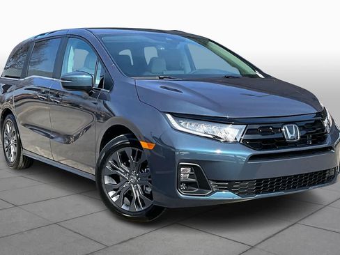 Used 2026 Honda Odyssey Touring image 2