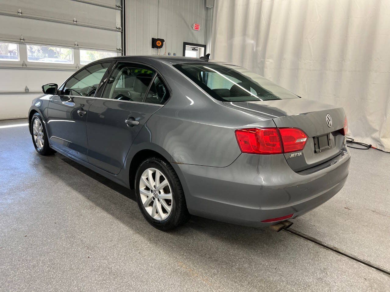 Used 2013 Volkswagen Jetta SE FWD image 6