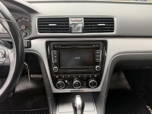 Used 2012 Volkswagen Passat 2.5 SE FWD image 24