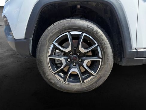 Used 2025 Jeep Compass Trailhawk AWD/4WD image 12