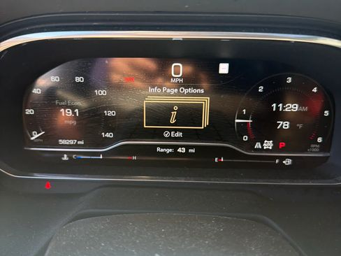 Used 2022 GMC Yukon SLT w/ SLT Premium Package AWD/4WD image 4