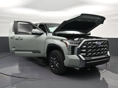 Used 2024 Toyota Tundra Platinum AWD/4WD image 29