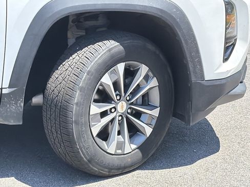 Used 2025 Chevrolet Equinox LT w/ Convenience Package II FWD image 8
