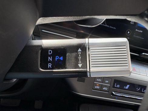 Used 2025 Hyundai Kona SEL image 21