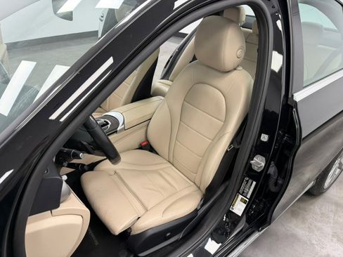 Used 2018 Mercedes-Benz C 300 C 300 4MATIC Sedan w/ Premium Package image 39