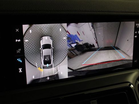 Used 2025 Porsche Panamera image 17