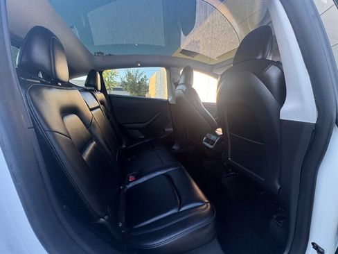 Used 2021 Tesla Model Y Long Range AWD/4WD image 25