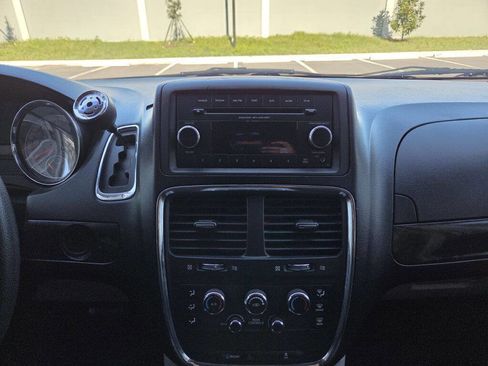 Used 2014 Dodge Grand Caravan SXT FWD image 33
